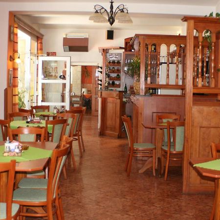 Pension-Restaurace Lugano Hřensko Kültér fotó