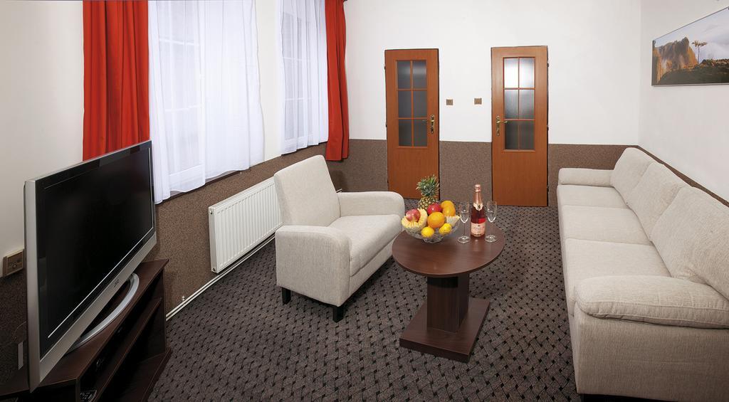 Pension-Restaurace Lugano Hřensko Kültér fotó